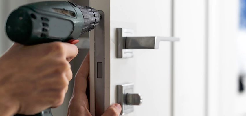 Locksmith For Lock Replacement Near Me in Malibu, CA