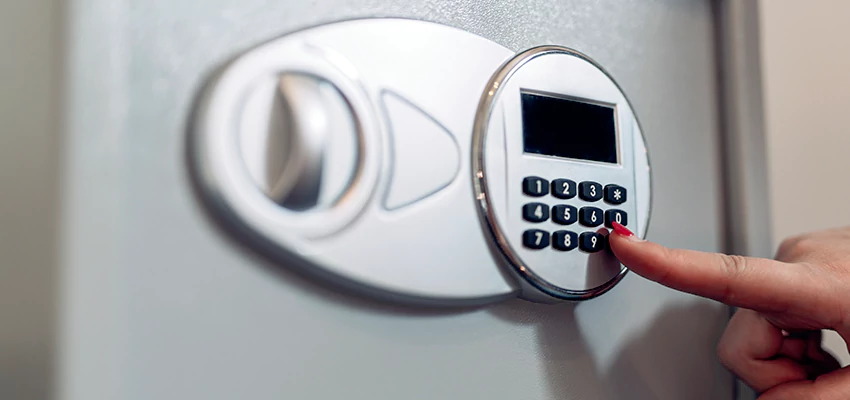 Jewelry Safe Cracking in Malibu, California