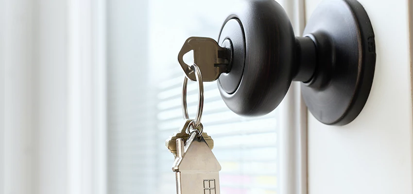 Bifold Door Knob Replacement in Malibu, California