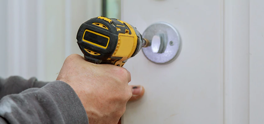 Street Locksmith For Smart Lock Repair in Malibu, CA