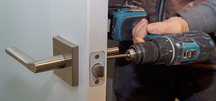 Broken Door Handle Lock Repair in Malibu, California